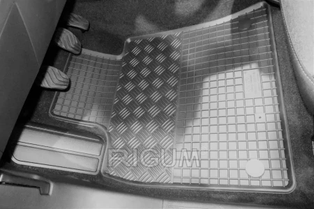 351299