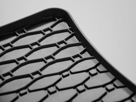 351025