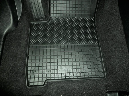 338879