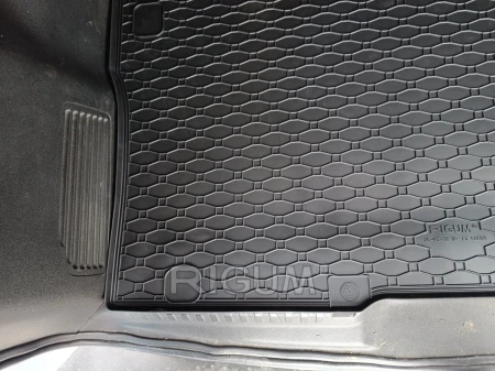 348296