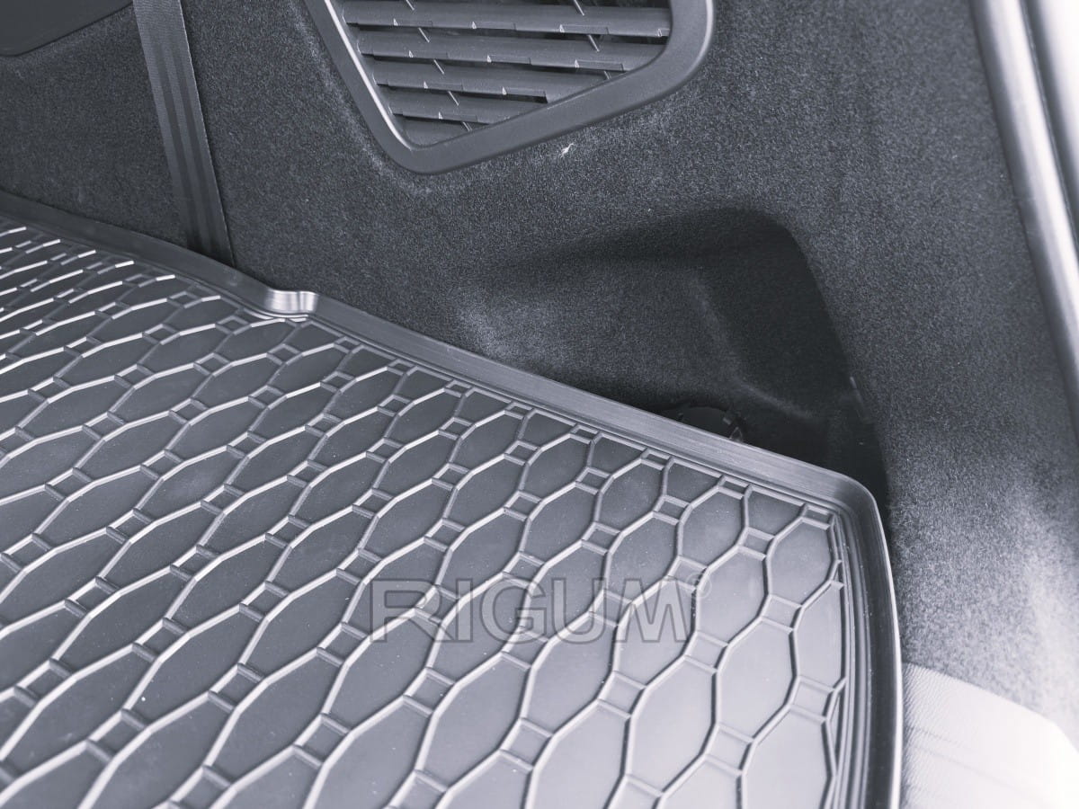 348320